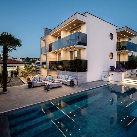 Luxury Apartments In Villa Curiera Malinska Chambre photo